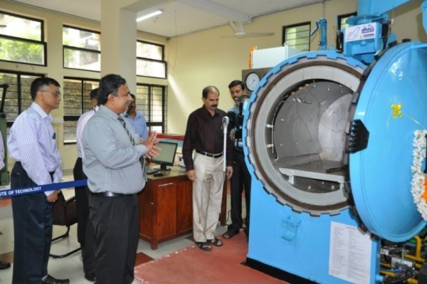 Labscale autoclave at MIT, Manipal